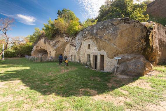 Troglodytes de Chateauneuf sur Isère